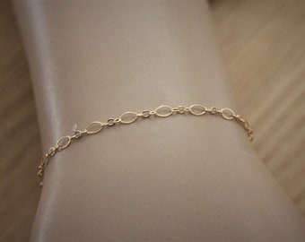 Minimalist Gold Filled bracelet figaro mesh chain