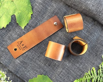 Custom Leather Napkin Rings, Rustic Napkin Holder, Personalized Leather Table Decor, Set Of 4 Leather Napkin Rings, rustic anniversary gift,