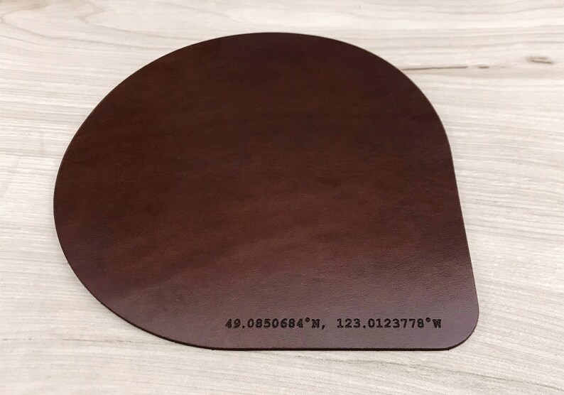 Modern personalized leather mousepad for men, cool custom office accessory, engraved minimalistic leather mouse pad image 6