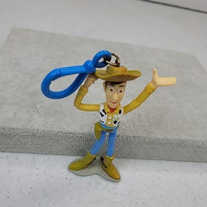 Llavero vintage de Woody de Toy Story de Disney Pixar con clip para mochila, 1995, 10 cm de alto. imagen 6