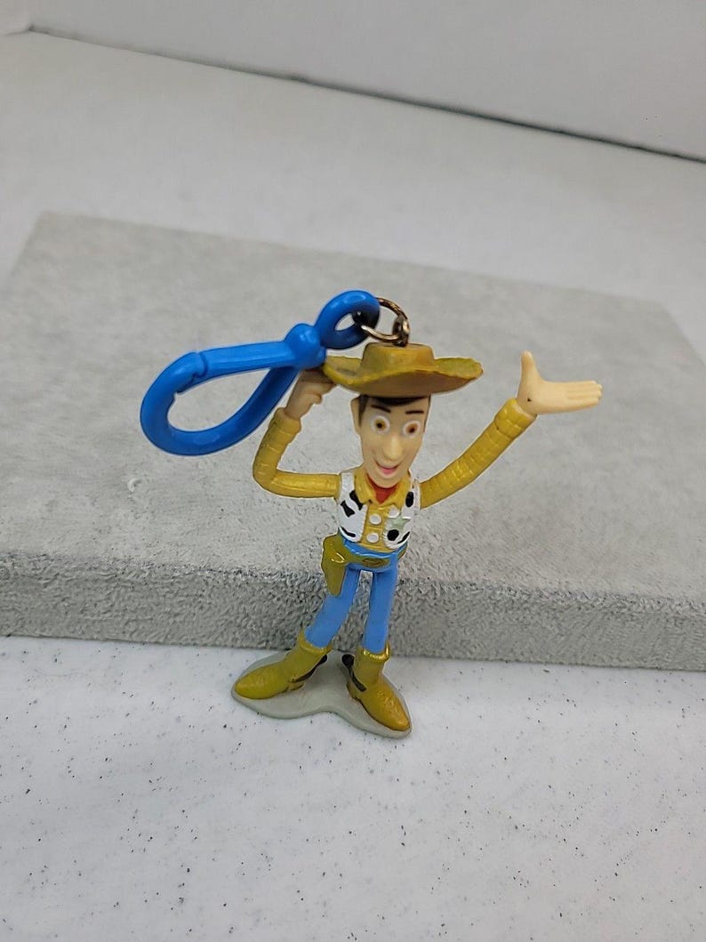 Llavero vintage de Woody de Toy Story de Disney Pixar con clip para mochila, 1995, 10 cm de alto. imagen 6
