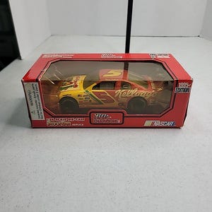 Racing Champions NASCAR 1:24 Diecast Stock Car Replica Terry Labonte #6 Kelloggs