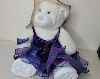初期16インチ ホワイト ビルド・ア・ベア パープル ドレス シューズ、帽子、ハンドバッグ付き ブルーアイズ