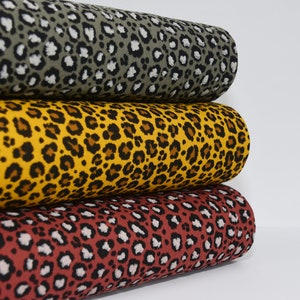 Muslin with leopard pattern sold by the meter for XXL scarves, scarves, clothing and much more