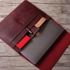 Custom Leather Macbook Sleeve: Personalized Laptop Folio Bag