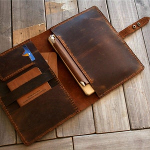 Custom Leather Macbook Sleeve: Personalized Laptop Folio Bag