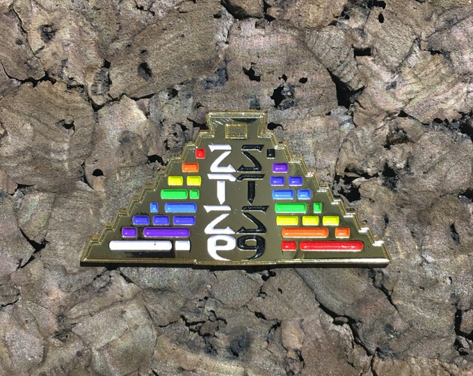 STS9 Pyramid Pin(GOLD)