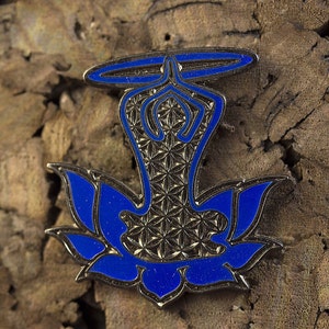 Light Hooper Hat Pin