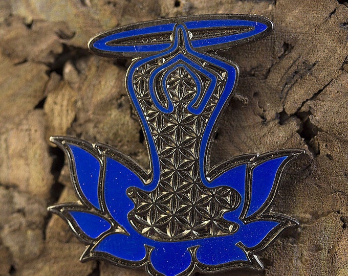 Light Hooper Hat Pin