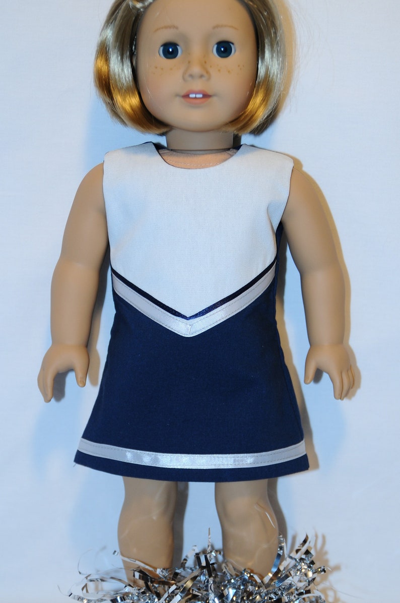 Ensemble bleu marine de pom-pom girl avec pompons pour poupée de 18 pouces Argent