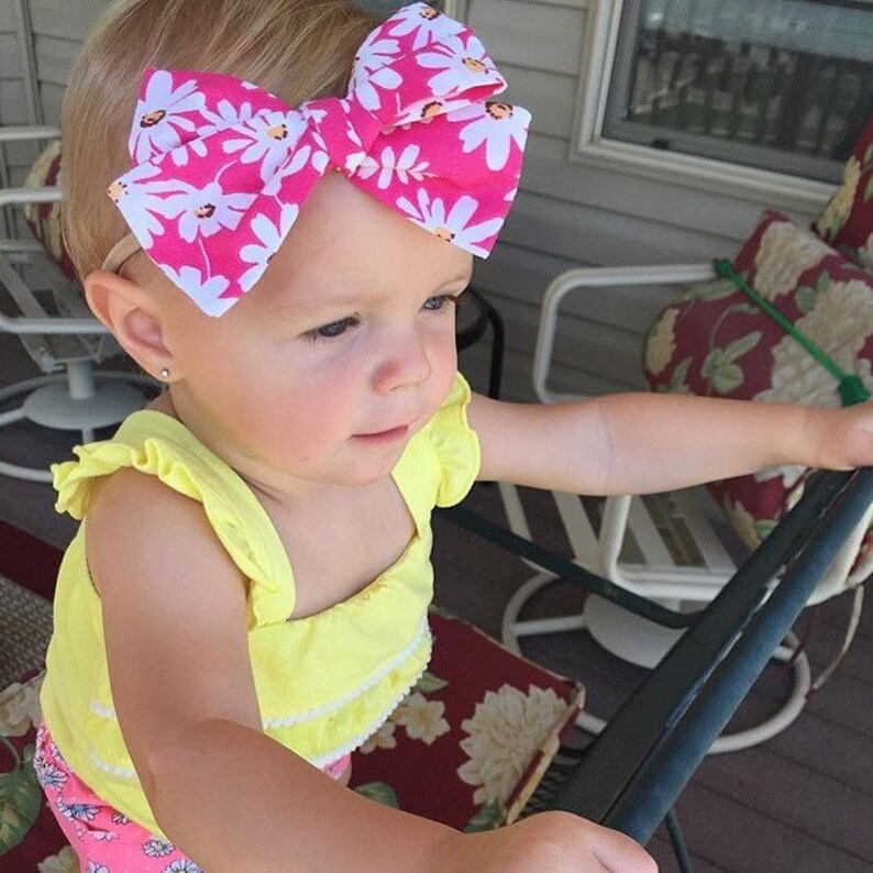Pink Daisy Mini Bow {3 sizes} ; schoolgirl bow