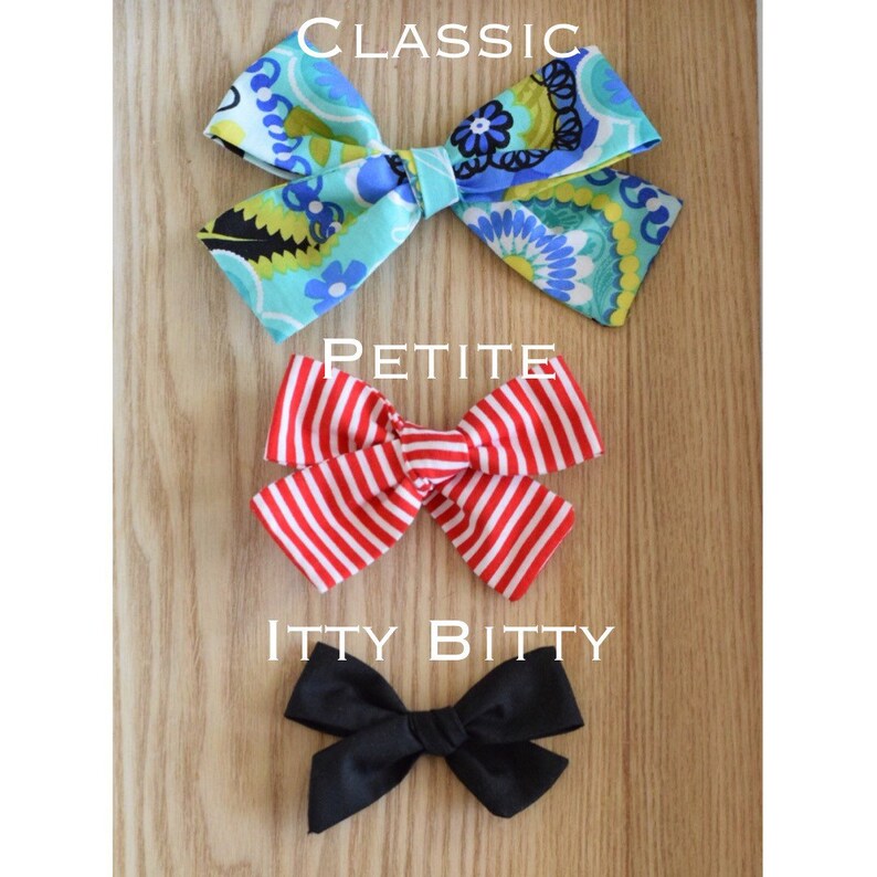 Pink Daisy Mini Bow {3 sizes} ; schoolgirl bow