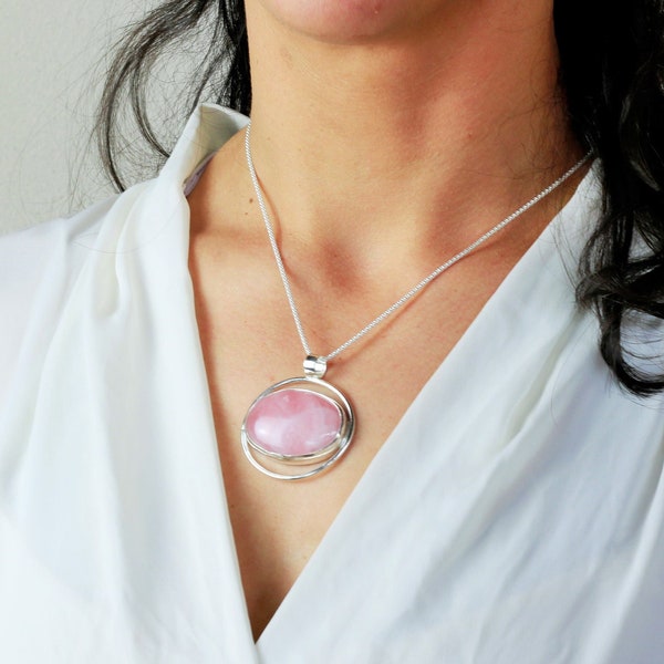 Collier pendentif fait main en argent 925 avec pierre semi précieuse de quartz rose et chaîne en argent 925