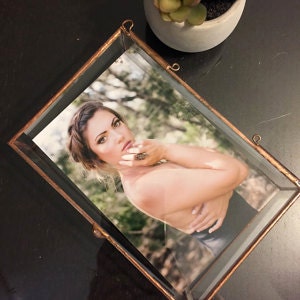 One Single Clear Glass Photo Box - 4x6 - 4.5x6 or  5x7 inches -- Your prints will fit!