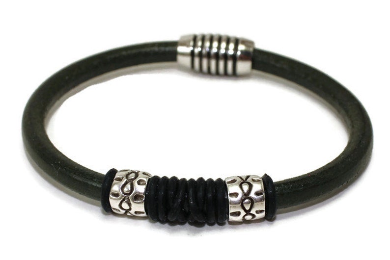 Men/'s leather bracelet green leather bracelet men/'s bracelet zamac etched barrels round leather leather jewelry magnetic clasp RLB5-11-01