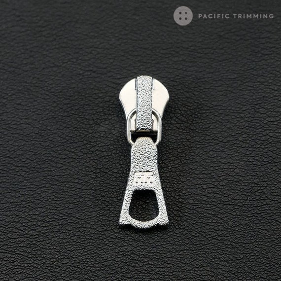 riri　7/24 Riri Snodo 7 Zipper Pull With Ring, Nickel Plate NI, Fits
