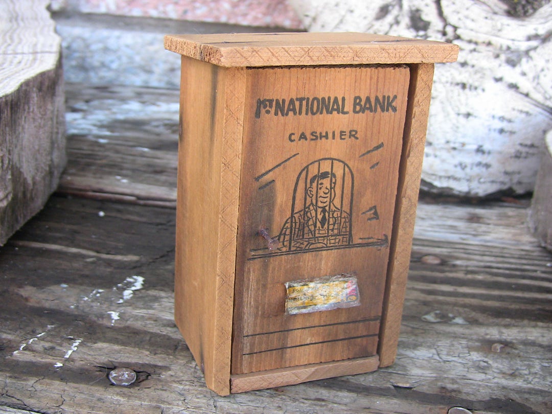 Vintage Coin Bank Novelty Outhouse Munising Michigan Souvenir Vintage
