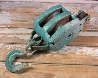 Vintage Industrial Barn Pulley Wood Block Double Wheel Iron Hook 14" U-W Logo Hanging Lifting Farm Tools Rustic Farmhouse Decor #2of6B