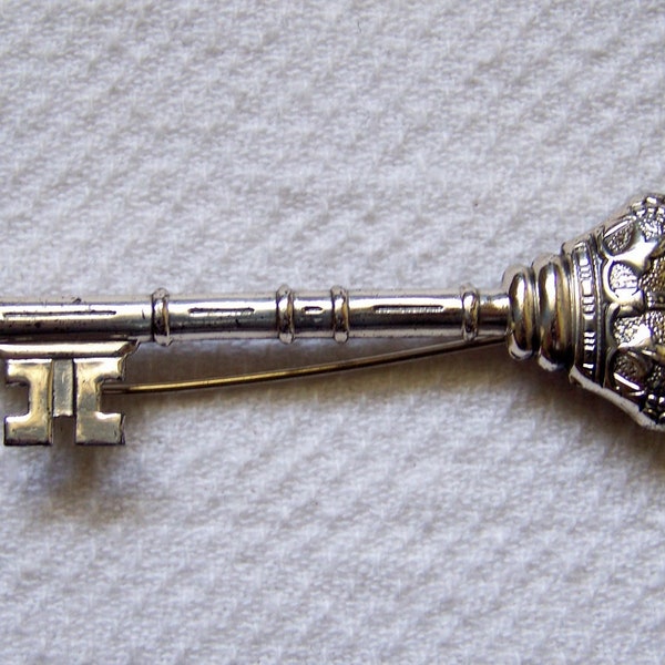 Vintage Sterling Silver Victorian Style Crown Skeleton Key Brooch