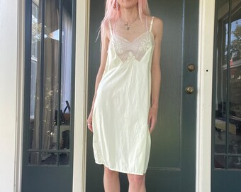 vintage 60s pastel yellow slip nightie lingerie sleepwear size medium to large