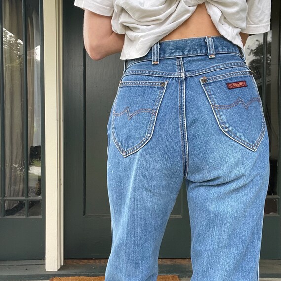 vintage 80s wrangler medium wash distressed jeans… - image 4