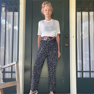 vintage 90s navy polkadot floral sash rayon elastic high waist tapered leg pants size small 26 27 28