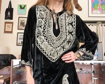 vintage 70s black velvet moroccan caftan embroidered silver hippie bohemian maxi dress size small