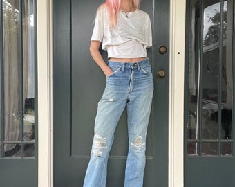 vintage 70s wrangler mid rise jeans denim bell bottoms distressed western size 27