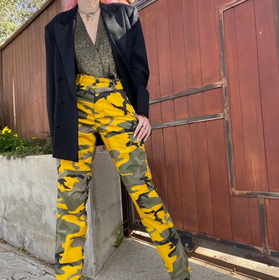 8 By YOOX CAMO PRINTED WIDE LEG CARGO PANTS | Yellow Men's Cargo | YOOX