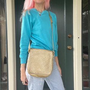 vintage 80s gold metallic leather woven crossbody party shoulder purse flap front