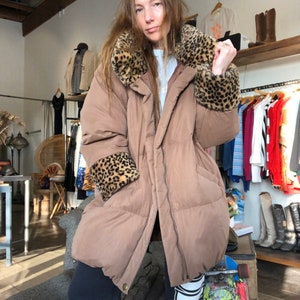 vintage 90s bill blass designer tan clay puffer puffy leopard faux fur winter coat size medium to xlarge unisex