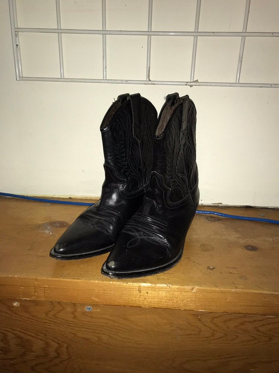 guess boots from the 9's