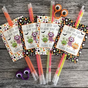 Imprimable Un peu de lumière pour éclairer votre nuit. Cartes Monster Glow Stick pour Halloween Party Favor, Trick or Treating Téléchargement numérique instantané