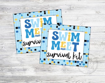 Könnte beinhalten: Zwei quadratische Karten mit einem blauen, gelben und schwarzen Kachelrand. Die Karten tragen die Wörter "SWIM MEET survival kit" und "SWIM ME survival kit" in blauen und gelben Buchstaben auf weißem Hintergrund.