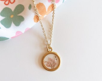 Pressed Flower Necklace - Light Pink Queen Anne’s Lace