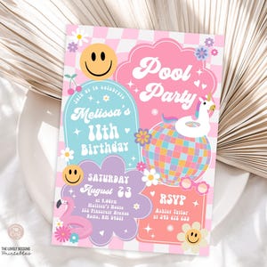 Bearbeitbares Pool Party Kariertes Lächeln Gesicht Einladung Retro Groovy Geburtstagsparty Emoji Einladung Hippie Disco Party DRUCKBARE DOWNLOAD