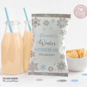 Redigerbara Winter Wonderland Chip Bag Wraps Vinterfödelsedagsfestgåva Snöflingor Blå och silver Chip Bag-gåva UTSKRIVBAR NEDLADDNING SWB4