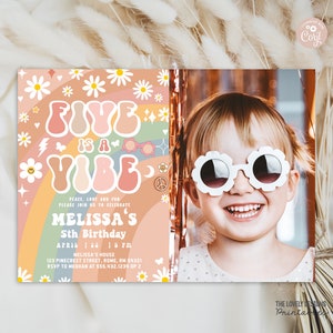 BEWERKBARE Five Is A Vibe-uitnodiging met foto Groovy 5e verjaardag Daisy Rainbow Hippie Retro 70's Party Fun uitnodiging PRINTBARE DOWNLOAD GRM4