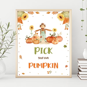 Könnte beinhalten: Ein druckbares Schild mit einer Aquarell-Illustration eines Vogelscheuchens, das auf einem Feld mit Kürbissen steht. Das Schild sagt "Wähle deinen eigenen Kürbis" in grünem und orangefarbenem Text.