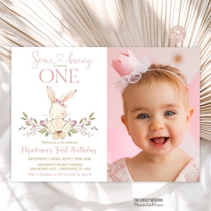 Hase Geburtstagseinladung mit Foto Irgendein Hase dreht eine Geburtstagseinladung bearbeitbar Ostern rosa Blumenfrühlingskaninchen DOWNLOAD SBF7