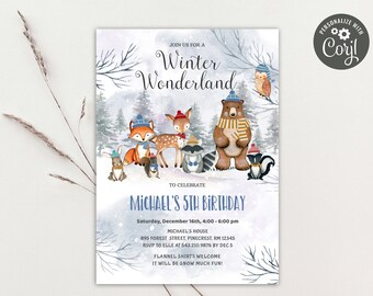 Op de afbeelding: Een winterwonderland-themaverjaardagsuitnodiging met een blauwe en witte aquarel achtergrond. De uitnodiging toont een groep bosdieren die wintermutsen en sjaals dragen. De tekst luidt "Doe mee met ons voor een Winterwonderland om de 5e verjaardag van Michael te vieren".