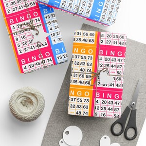 Premium milieuvriendelijk decoratief cadeaupapier met bingokaartthema