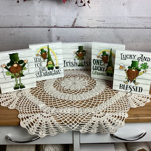 StPatricks day Shelf Sitter,stPatrick sign,st patrick block,stPatricks day Day decor,tiered tray,decor,mantle decor,gnomes,green,shamrocks