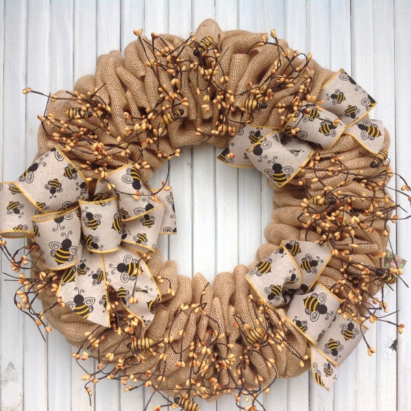 Burlap wreath/bumble bee wreath/beekeeper/spring wreath/burlap and berries/spring decor/Bee wreath/honey/garden wreath/bee decor/farmhouse