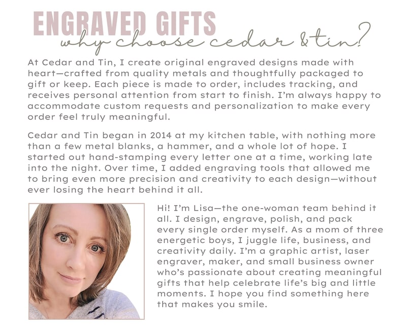K&ouml;nnte beinhalten: Das Bild zeigt den Text "ENGRAVED GIFTS" und "why choose cedar & tin?" zusammen mit beschreibendem Text &uuml;ber das Unternehmen. Ein Foto einer Frau ist ebenfalls enthalten. Der Text beschreibt die Erstellung von Gravurdesigns und die Anf&auml;nge des Unternehmens.