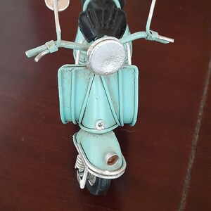 SGRIMALT Miniature Laiton : Scooter Vespa Métal Bleu, L 18 cm