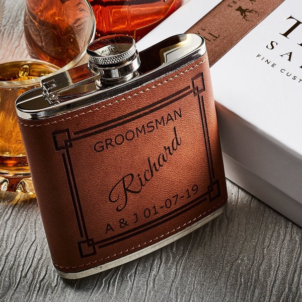 Personalisierter Brauner Leder Flachmann Individuell gravierte Spirit Whisky Spirits Geschenkbox Gravur Monogramm Best Man Usher Groomsmen Groom