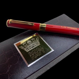 Royal Navy gegraveerde pen gepersonaliseerde op maat gemaakte luxe rollerball luxe geschenketui marineschepen militair gouden embleem kwaliteitscadeaus matroos