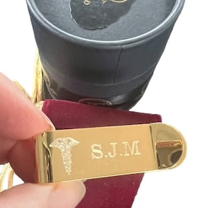 Clip para billetes con símbolo médico revestido en oro de 24 quilates, portatarjetas para efectivo, caja de regalo con monograma grabado, regalos personalizados para médicos, enfermeras, estudiantes de medicina