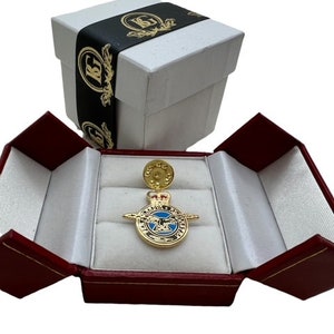 RAF Gold Lapel Pin 24k Clad Crest Royal Air Force Luxury Case Military Aircraft Jacket badge Engraved Decorative gift passing out leaving
